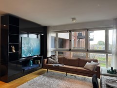 bank met painting.jpg